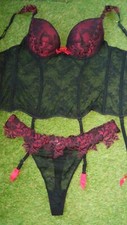 Ensemble lingerie sexy guêpière 95b,bas taille 3=L, dentelle, super état