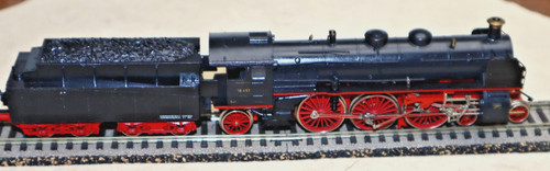 Grande locomotive vapeur - grande,