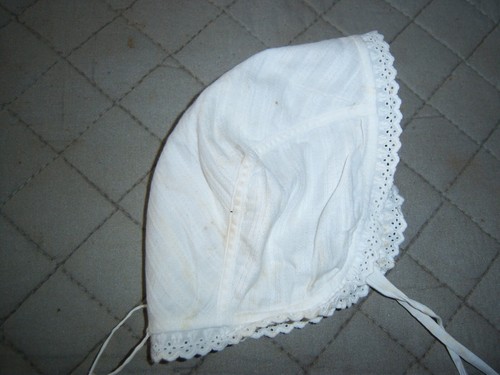 Bonnet ancien pour - , petit