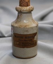 Mercure redistillé en pot en grès