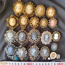 17pc Style Ancien Résine