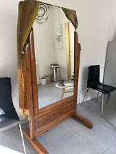 Grand Miroir Psyché années 1950, inclinable, en chêne massif. Bon état. 
