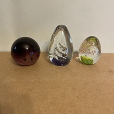 Lot de 3 sulfures anciennes en verre millefiori – presse-papiers Murano 
