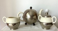 Rare ensemble vintage hot pot