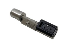 Serrure de porte - empreintes