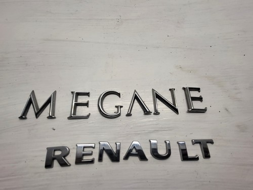 Monogramme sur coffre - , pour