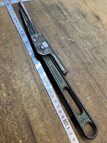 765 old tool outil - 765, ancien