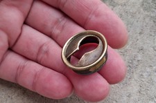 ANCIENNE ENTRÉE ENCASTRABLE CLÉ SERRURE DE MEUBLE bronze ou laiton d=2,3cm N°33C