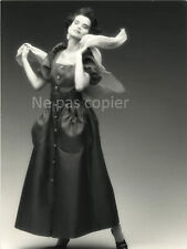 MODE NINA RICCI robe printemps 1986 photo 23 x 17 cm par Lapparent