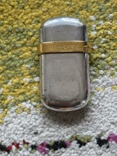 Briquet YSL à gaz Plaque Or et Argent  avec petit Saphir serti sur la bague
