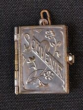 Curiosité  Art Nouveau Miniature Petit pendentif livre-souvenir ND de La Salette