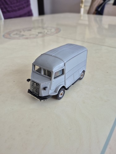 Voiture miniature vintage