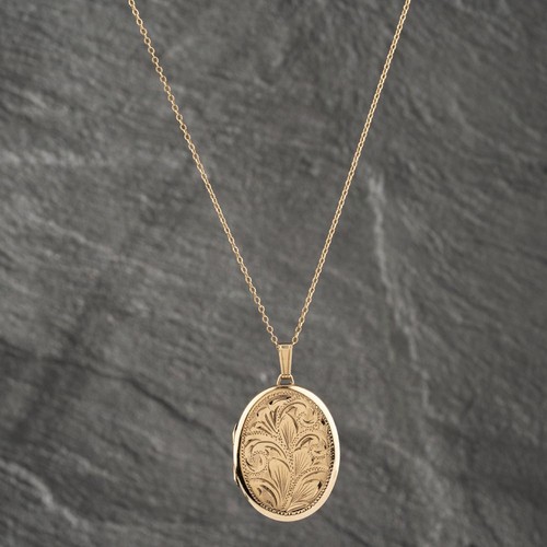 Pendentif médaillon ovale