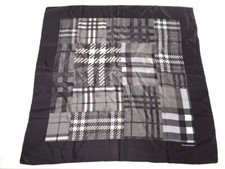 Foulard carré de soie Burberry motif tartan vintage collection 85cm XXème