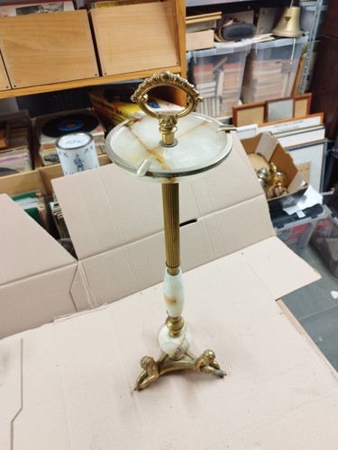 Ancien cendrier sur pied en - pied,
