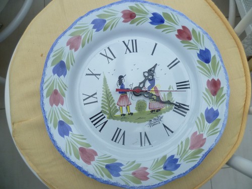 Pendule sur assiette - pendule,