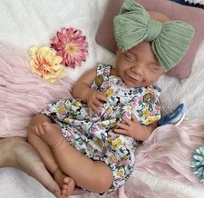 Poupée Reborn Fille Endormie Peau Brune Réaliste Nouveau-né Poupée Bébé 45cm