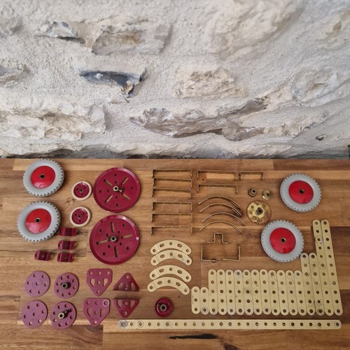 Lot meccano pieces - rouge, et