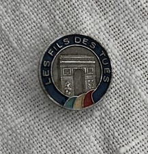 Insigne de boutonnière "LES FILS DES TUES" Militaria      A.Augis