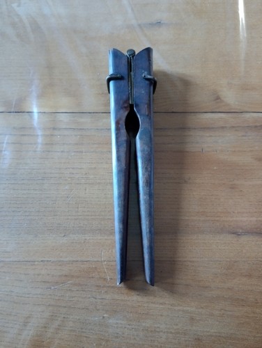 Casse noix bois ancien - noix,