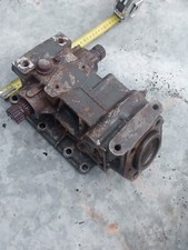 relevage Kubota, comprenant le corps, le piston, l'arbre sans les bras 