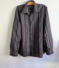 Chemise violette à rayures