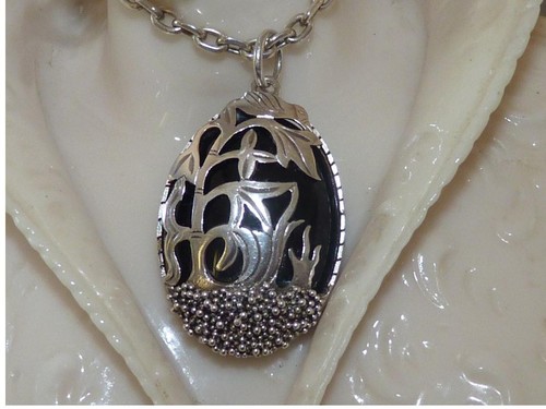 Beau pendentif médaillon - médaillon, art