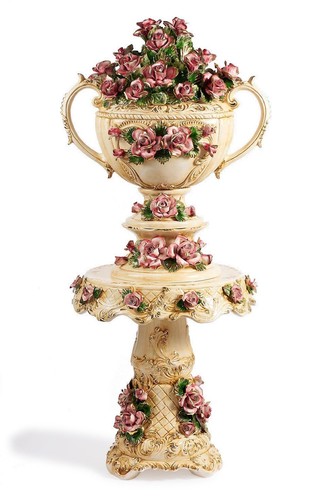 Table avec vase - fleurs, en