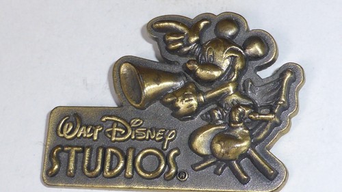 Pin badge - pin's,
