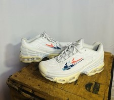 Chaussures Sneakers Nike Air Max Plus TN Blanc Multicolore - Taille 43 (US 9.5)