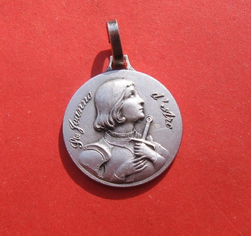 Medaille ste jeanne - ste,
