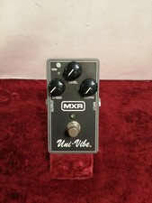 Pédale de vibrato MXR M68