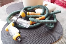 Tuyau arrosage extensible Pocket Hose Vert 15 m+pistolet et support de rangement