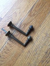 PAIRE DE GONDS d'embrasse