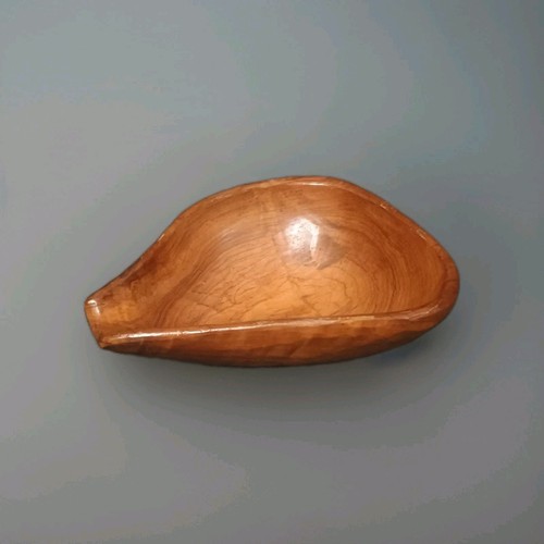 Petite coupe brutaliste forme - coupe,