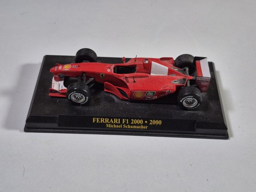 Voiture miniature ferrari - miniature, f1