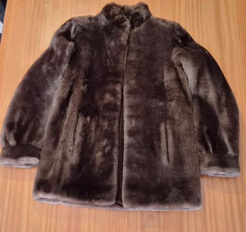 Veste manteau court fourrure - /,