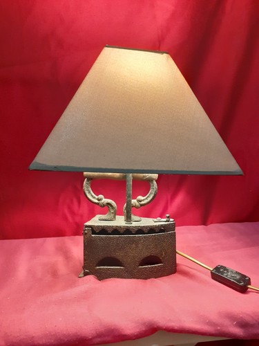 Lampe fixée sur fer - fer, à
