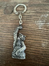 PORTE CLES PETROLIER METAL TIGRE  ESSO "AU PRINTEMPS GRAND PRIX DE LA PUBLICITE"