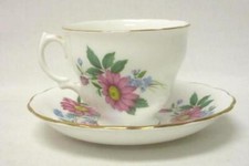 Royal Vale OS Chine Tasse et Soucoupe Rose Marguerite Doré Bord Angleterre Rétro