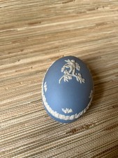 Boîte pilulier forme œuf porcelaine Wedgwood