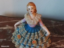 ANCIENNE FIGURINE. DANSEUSE EN