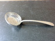 ANCIENNE SAUPOUDREUSE ARGENT
