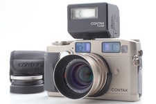 avec appareil photo argentique