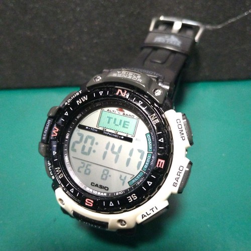 Montre blanche casio protrek - montre,