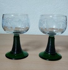 2 VERRES A VIN D'ALSACE - TYPE ROEMER - PIEDS TORSADÉS - GRAVÉS : GRAPPES RAISIN