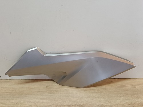 Cache carenage plastique - un,