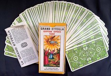 Jeu de cartes divinatoires 