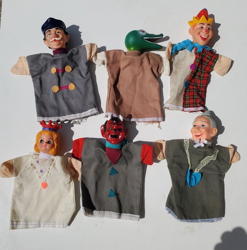 Lot marionnettes à - 6,