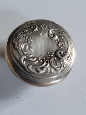 Ancienne Petite boite de necessaire de beauté en argent pour creme  oing ou autr